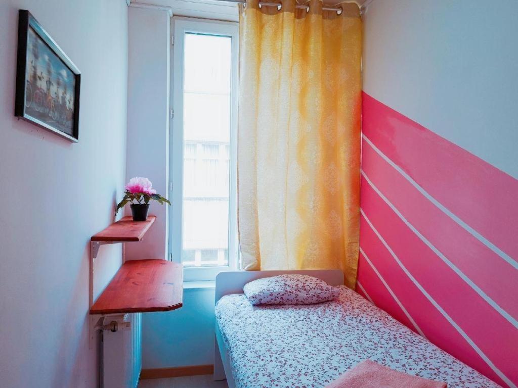 Cozy Rooms With Share The Bathroom And Kitchen Brusel Exteriér fotografie