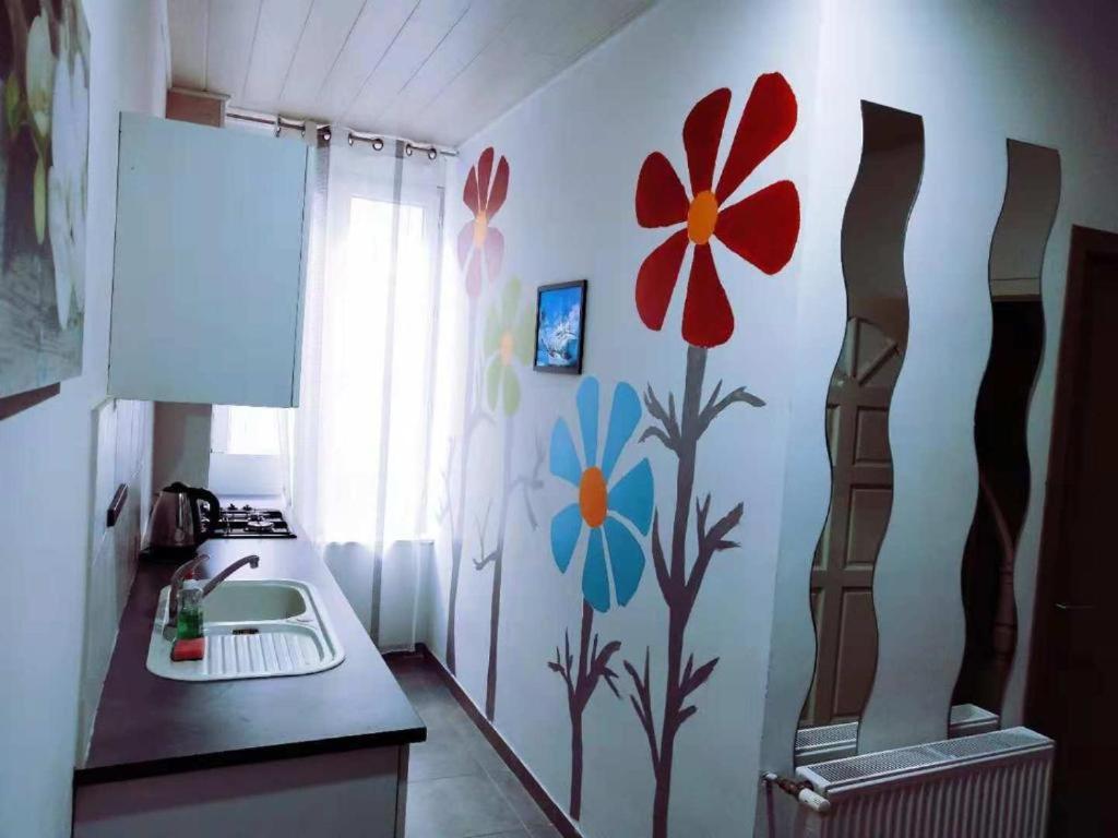 Cozy Rooms With Share The Bathroom And Kitchen Brusel Exteriér fotografie