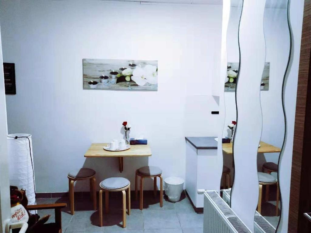 Cozy Rooms With Share The Bathroom And Kitchen Brusel Exteriér fotografie